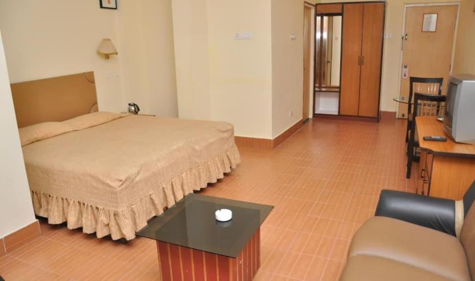 Mukund Madhav Royals Lucknow Hotel Buitenkant foto