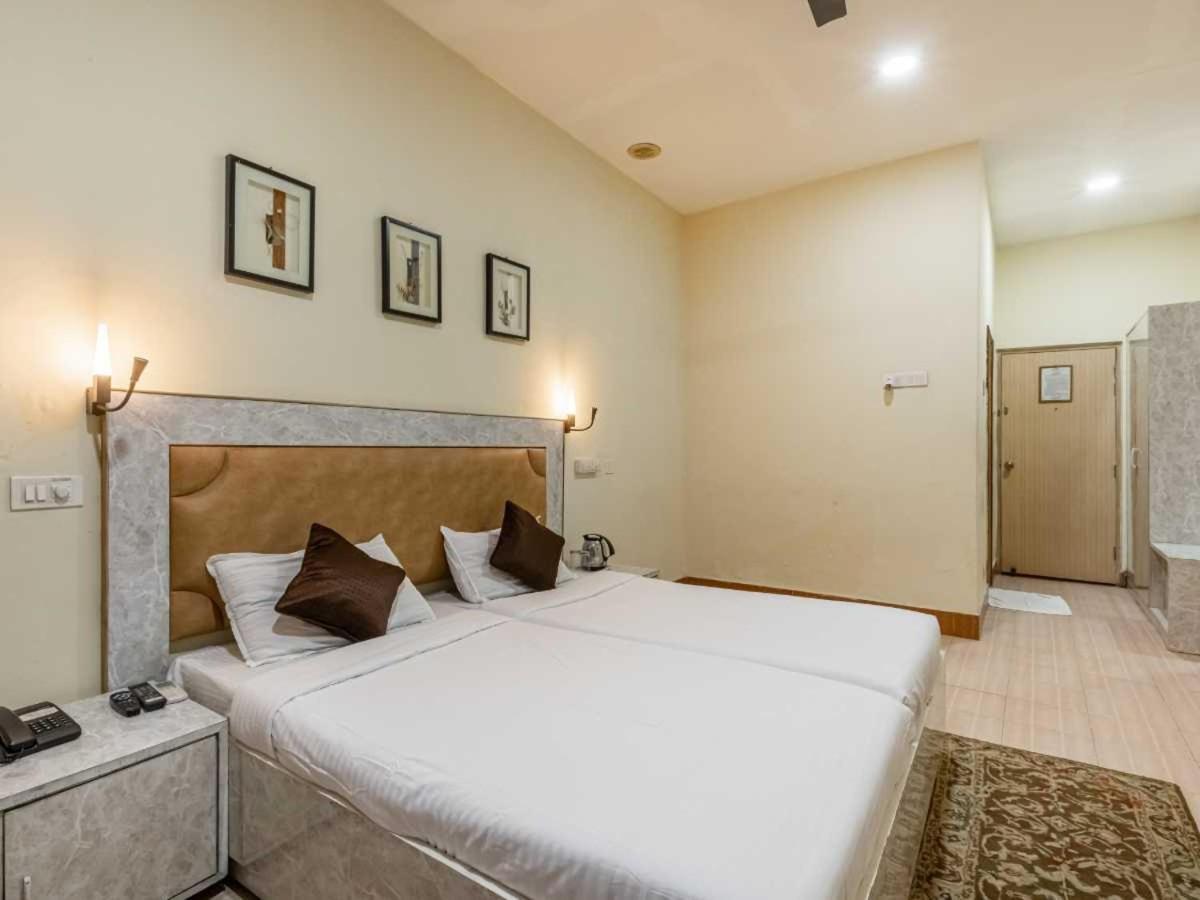 Mukund Madhav Royals Lucknow Hotel Buitenkant foto